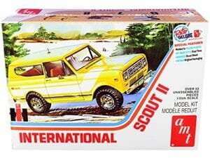 AMT 1977 International Harvester Scout II 1:25 Scale Model Kit