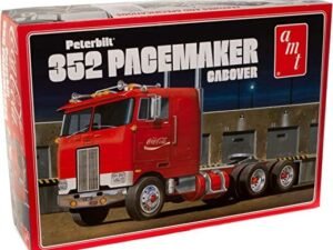 AMT Peterbuilt 352 Pacemaker Cabover (Coca Cola) 1:25 Scale Model Kit (AMT1090)